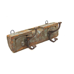 Wieszak z drewna z recyclingu 2 haki 33cm